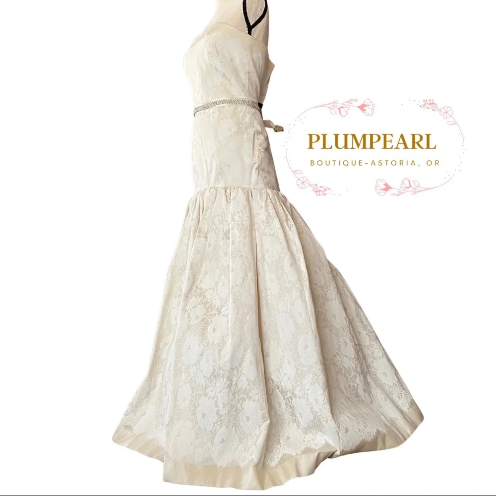 An Original Milly of New York Vintage Custom wedding gown - Picture 2 of 16